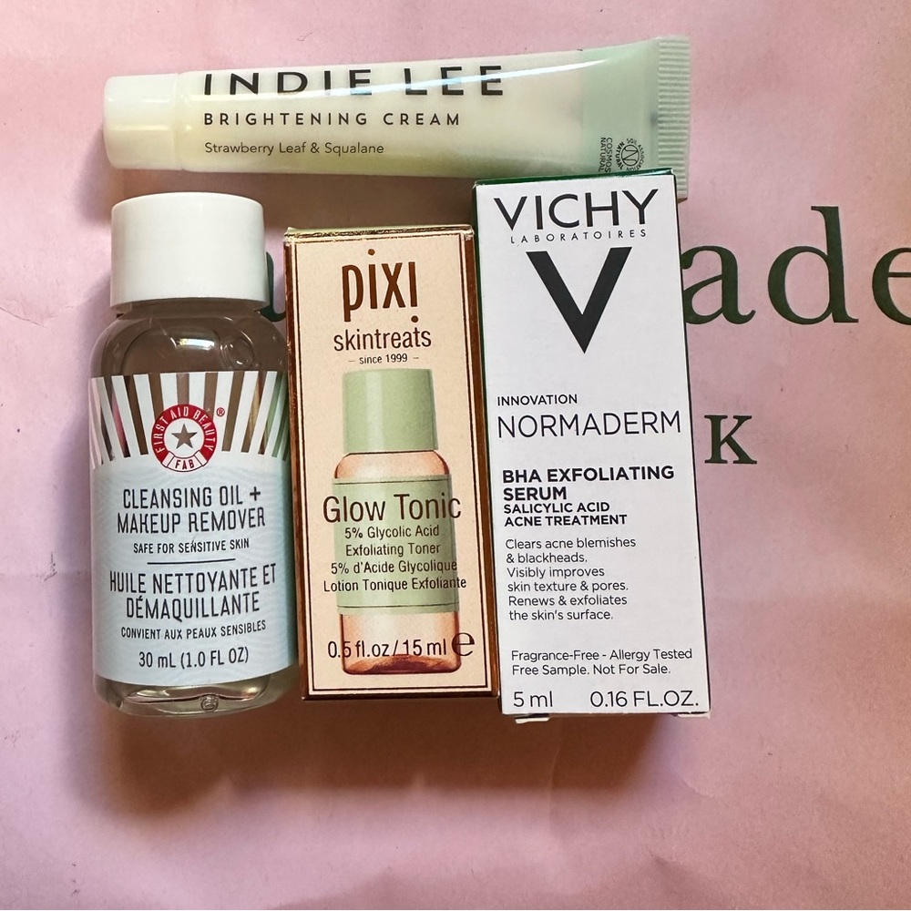 NWT Curated Bundle of Deluxe Sample Size Face Products